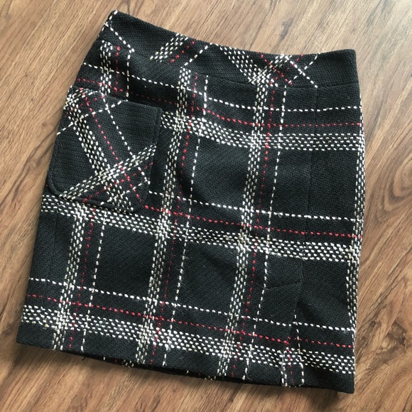 LOFT Dresses & Skirts - Wool Blend Pencil Skirt  Ann Taylor Loft 2P